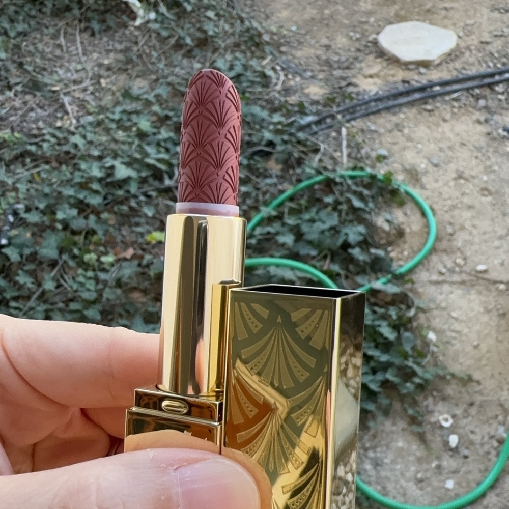 ESTÉE LAUDER ~NEW~ LIMITED EDITION Lipstick Strictly Confidential